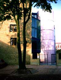 fachada.jpg (14656 bytes)